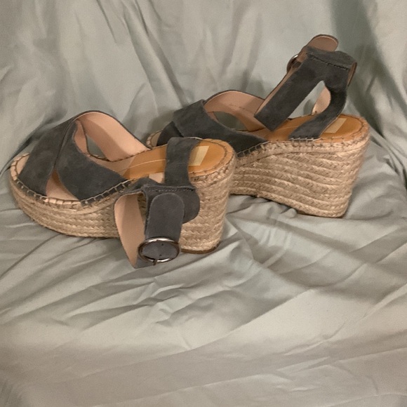 Slip on sandals with ankle strap. - Picture 4 of 4